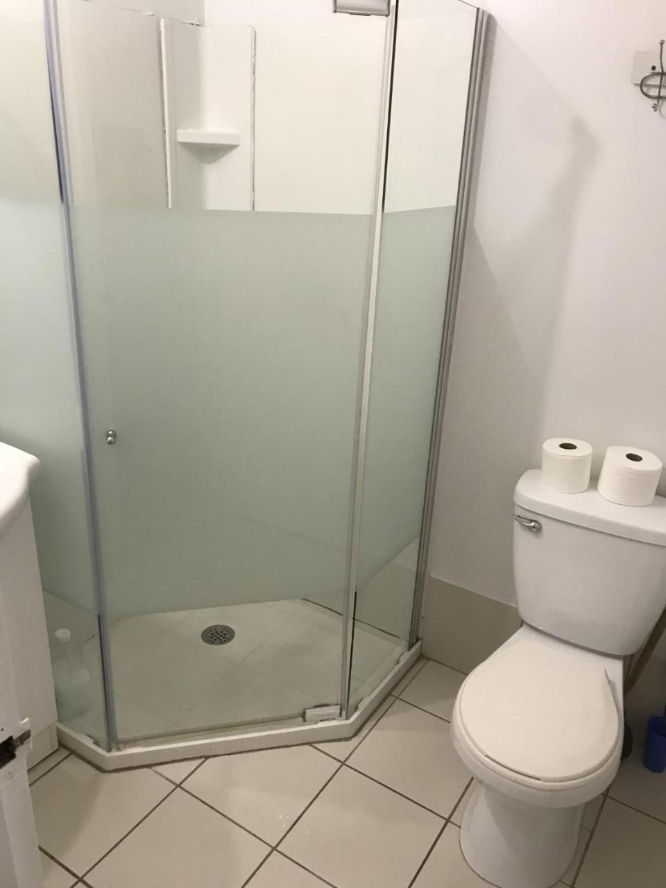 Convention Travelers Home Торонто Екстер'єр фото