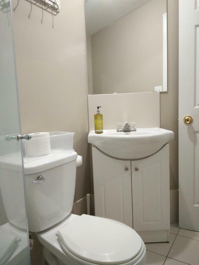 Convention Travelers Home Торонто Екстер'єр фото