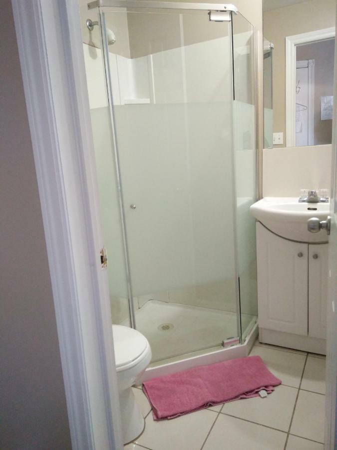 Convention Travelers Home Торонто Екстер'єр фото